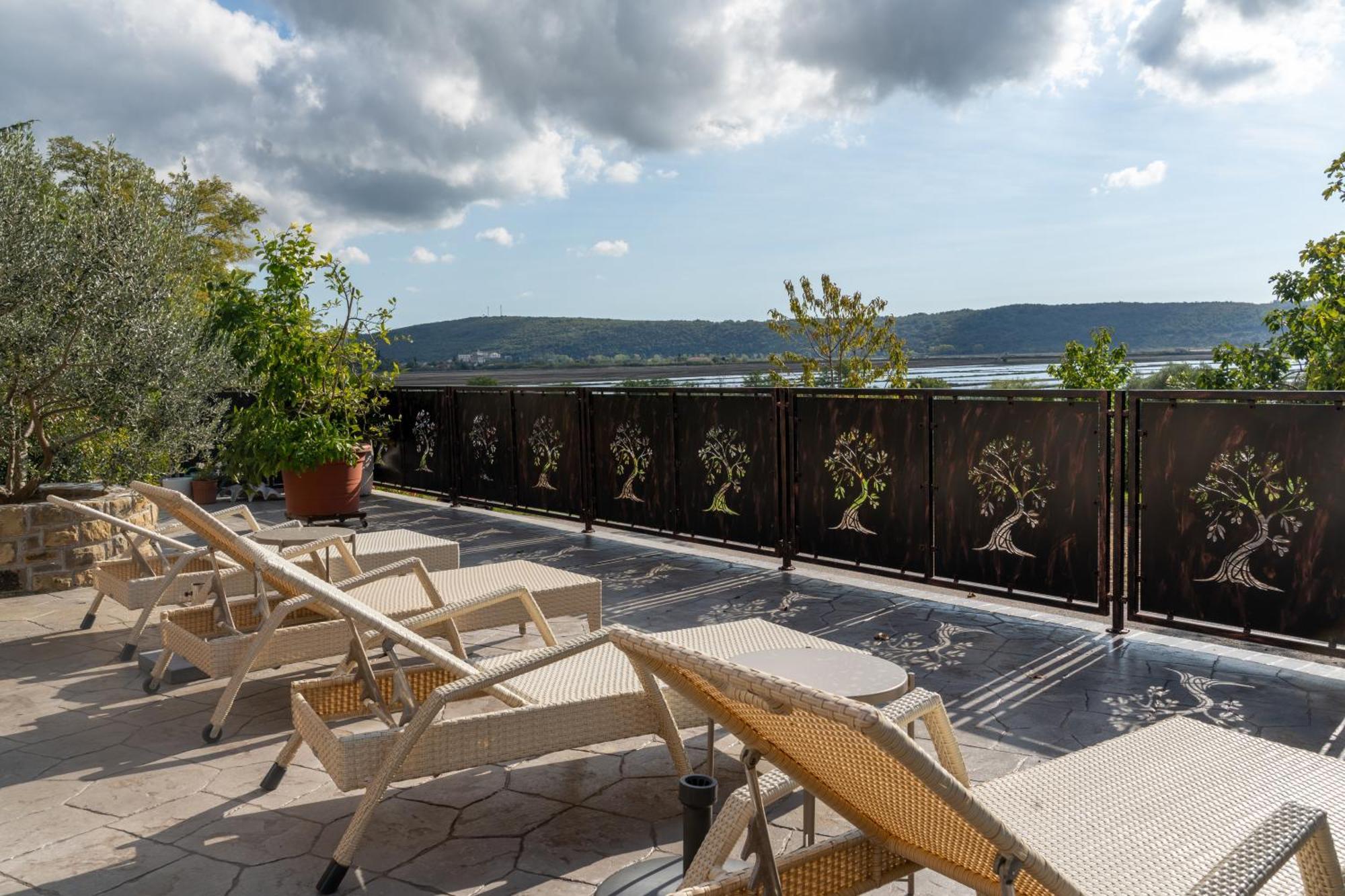 Apartments Gea Луция Экстерьер фото