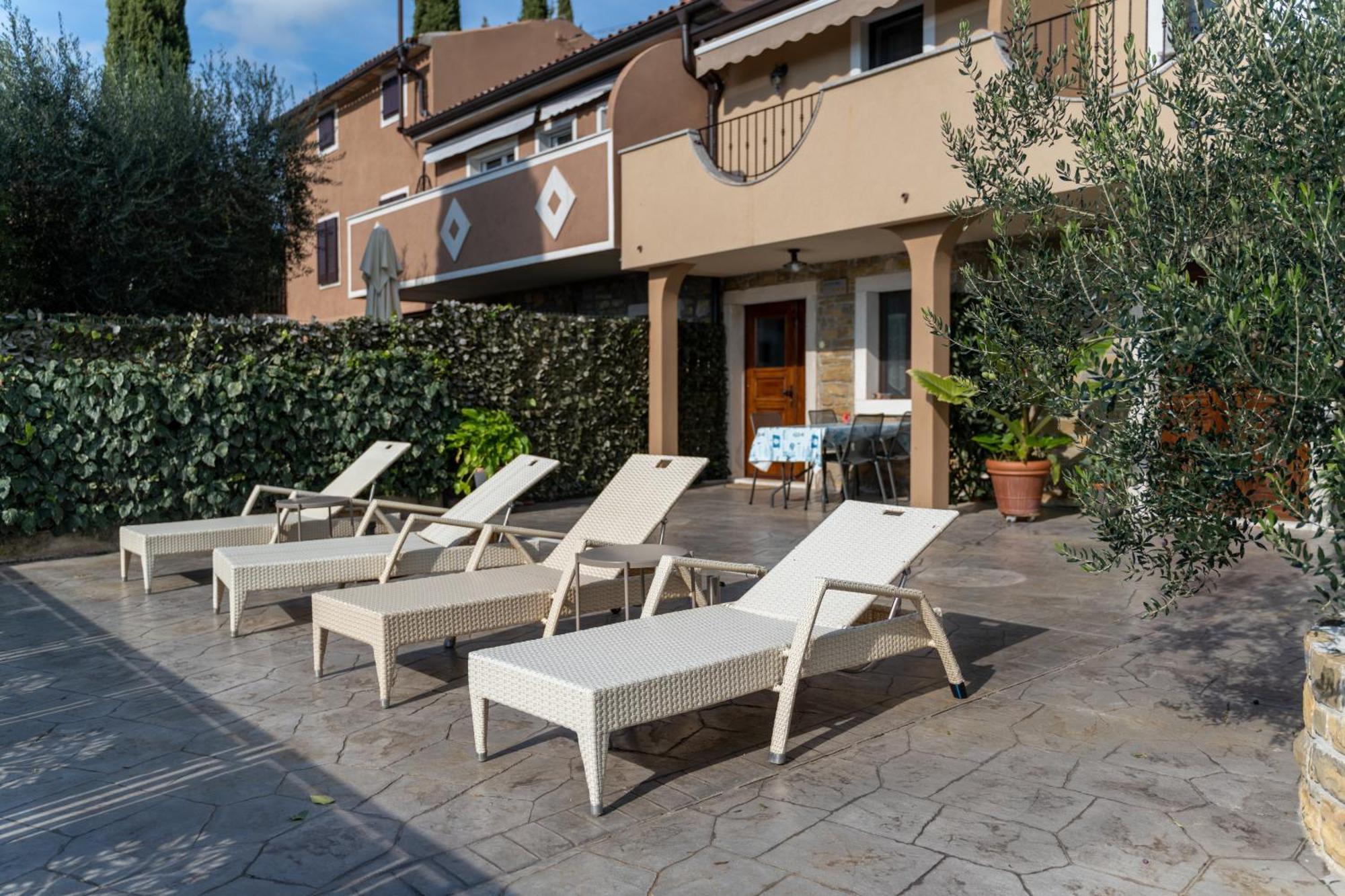 Apartments Gea Луция Экстерьер фото